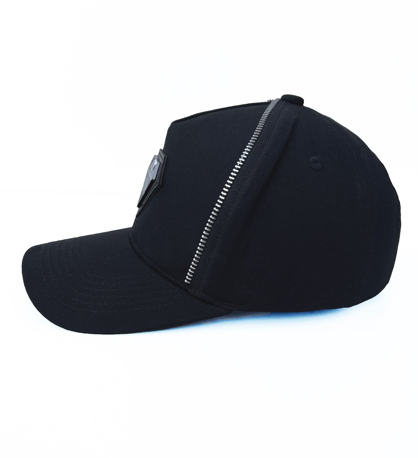 Kepurė su dekoratyviniu užtrauktuku 'Sanperto'