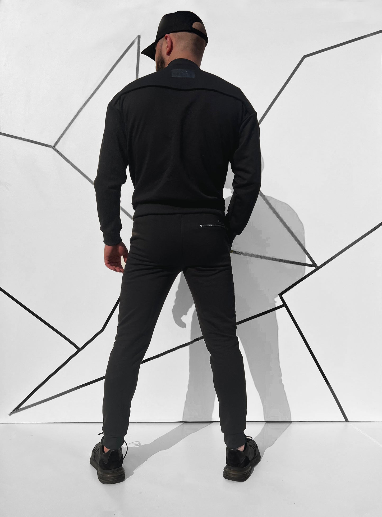 Vyriškas juodos spalvos medvilninis laisvalaikio kostiumas 'Donveldo'