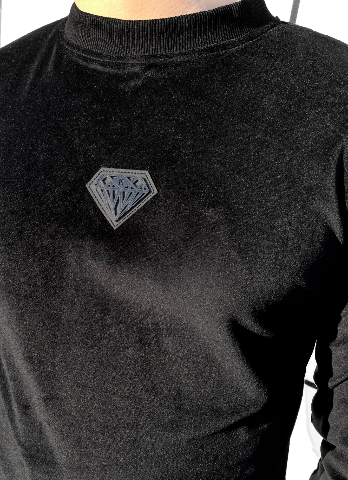 Juodas veliūrinis vyriškas laisvalaikio kostiumas 'Bodveto'