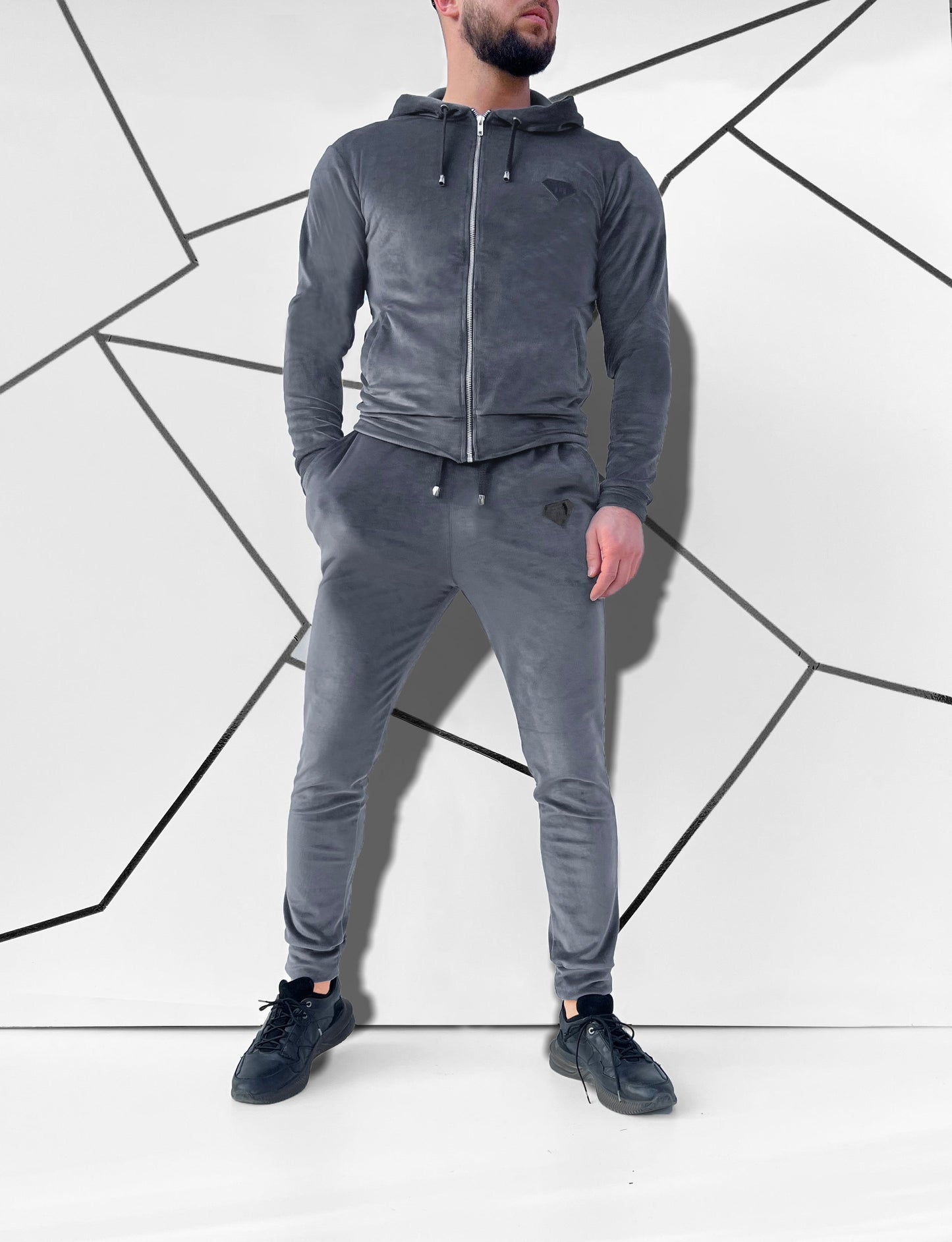 Vyriškas grafito spalvos veliūrinis treningas 'Dontervio'