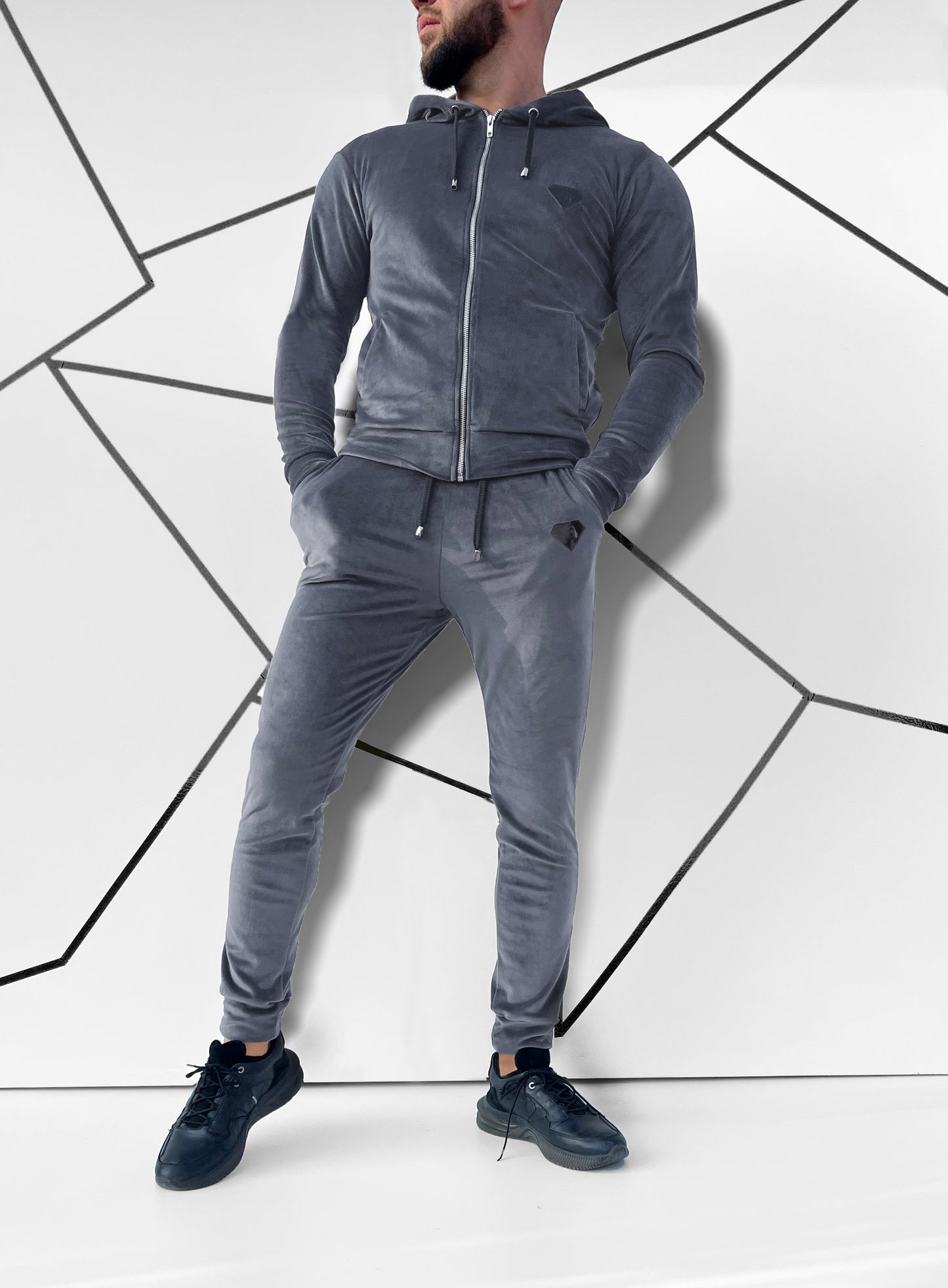 Vyriškas grafito spalvos veliūrinis treningas 'Dontervio'