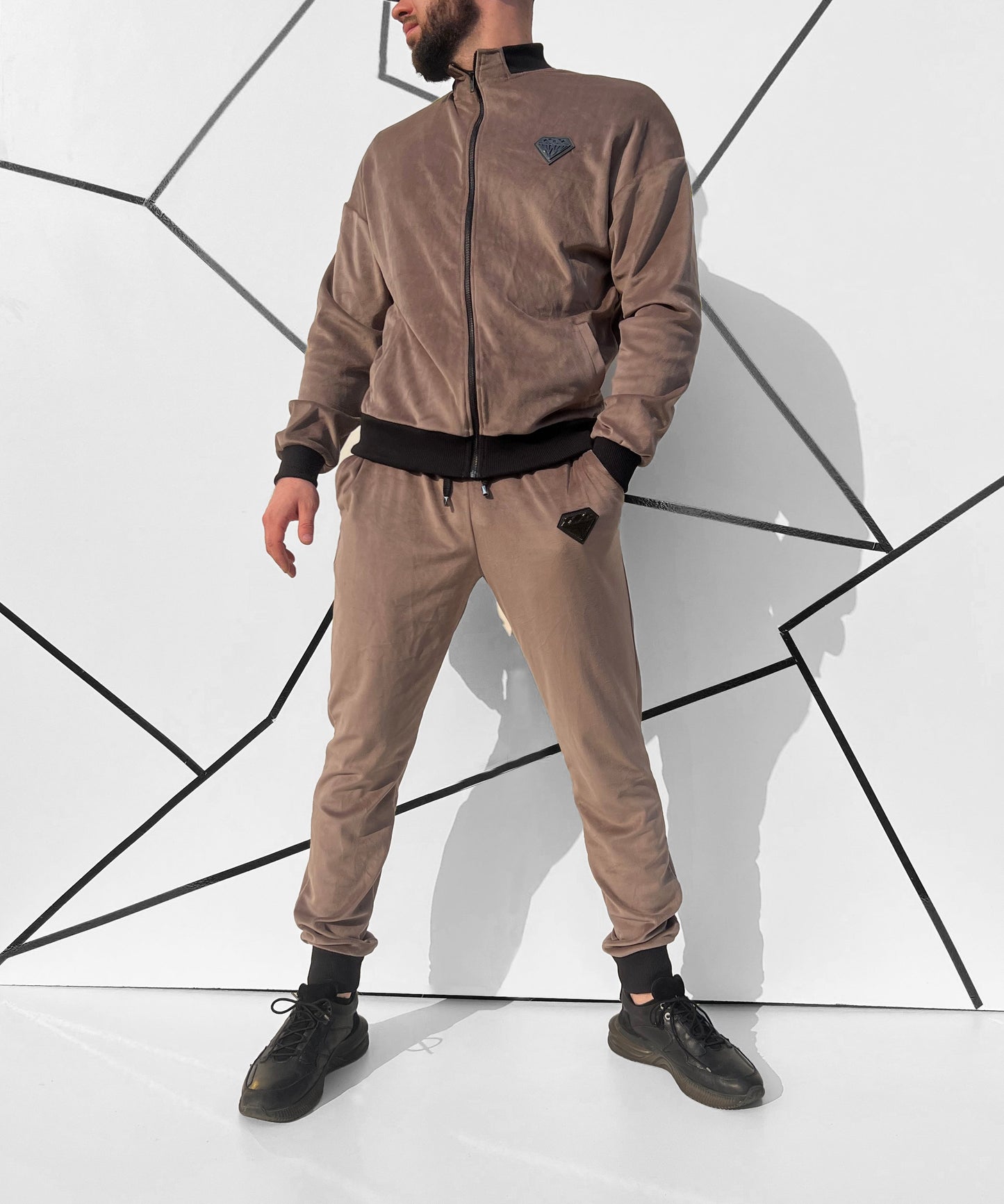 Vyriškas veliūrinis laisvalaikio kostiumas 'Lovardete'