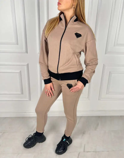 Moteriškas kreminės spalvos medvilninis laisvalaikio kostiumas 'Marcavo