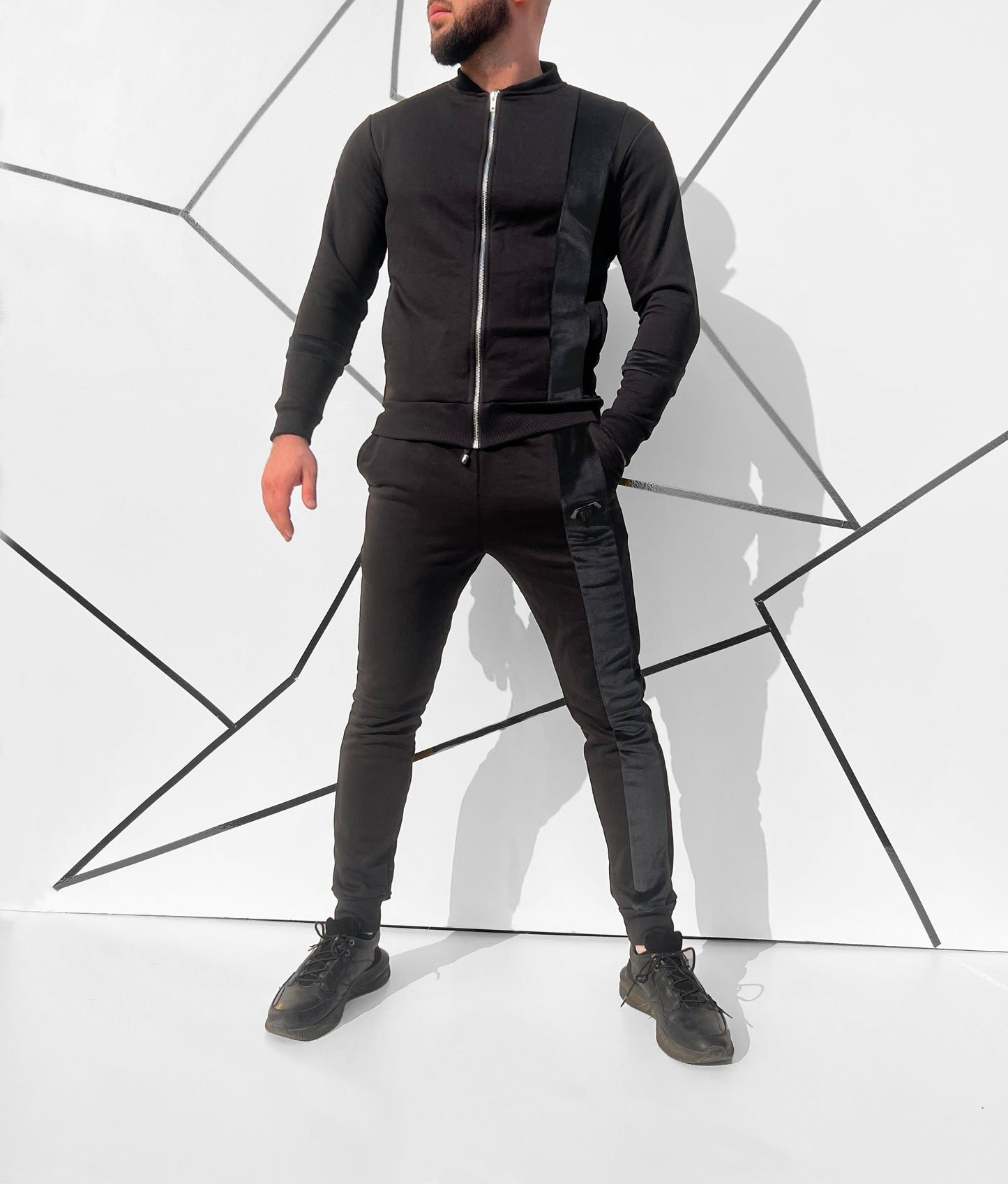 Vyriškas medvilninis kostiumas su veliūrinėmis juostomis 'Danvaro'