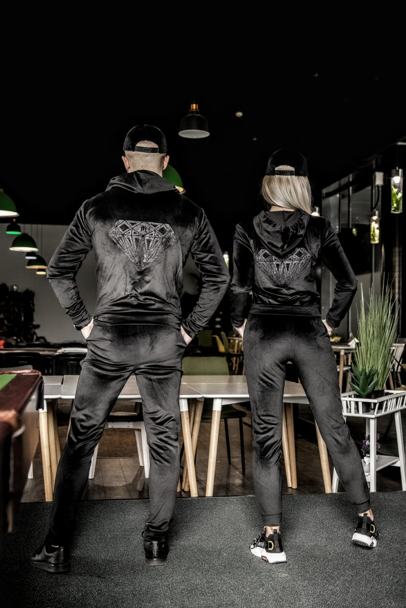 Moteriškas veliūrinis laisvalaikio kostiumas 'Moorise'