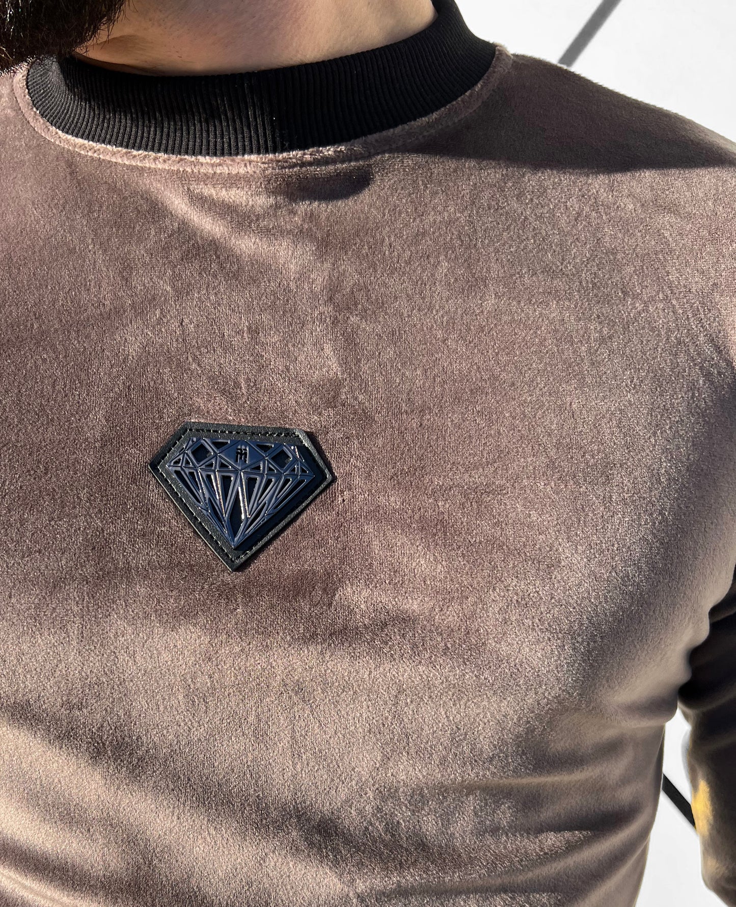 Kakavinis veliūrinis vyriškas laisvalaikio kostiumas 'Bodveto