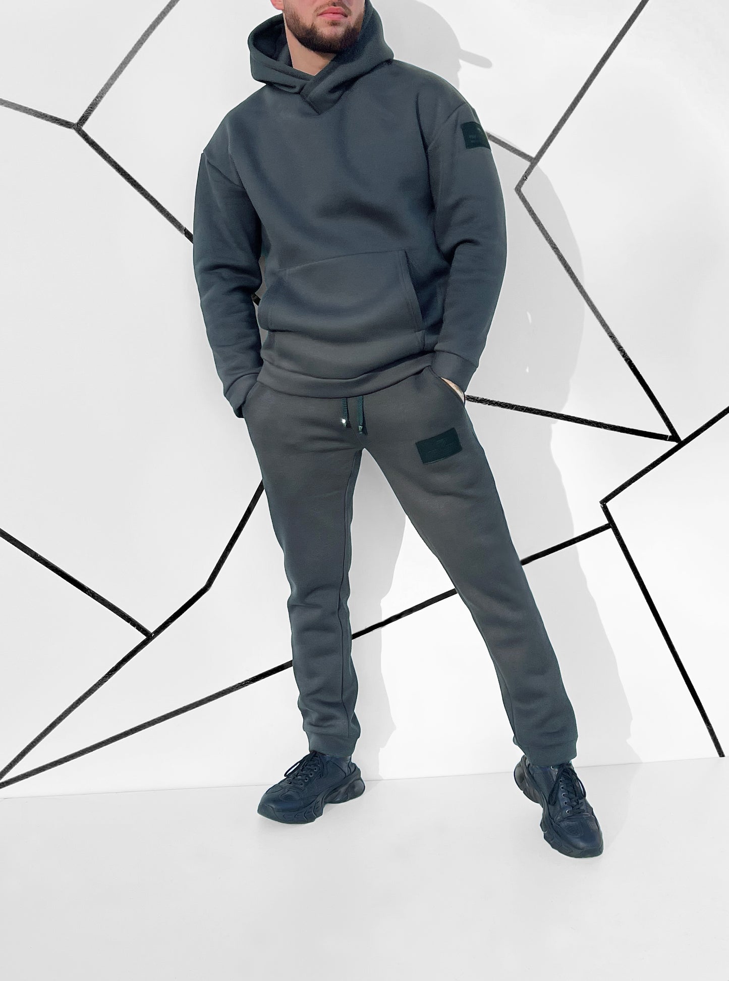 Grafito spalvos medvilninis Oversize laisvalaikio kostiumas 'Sovarre'