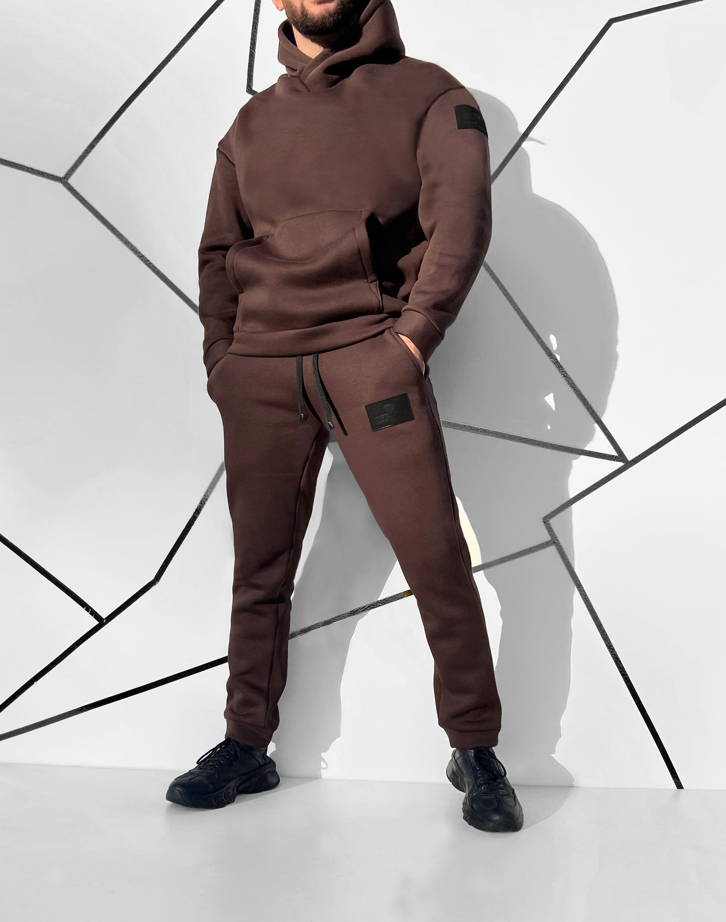 Šokoladinės spalvos medvilninis Oversize laisvalaikio kostiumas 'Sovarre'