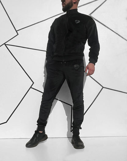 Vyriškas veliūrinis juodas laisvalaikio kostiumas 'Lovardete'